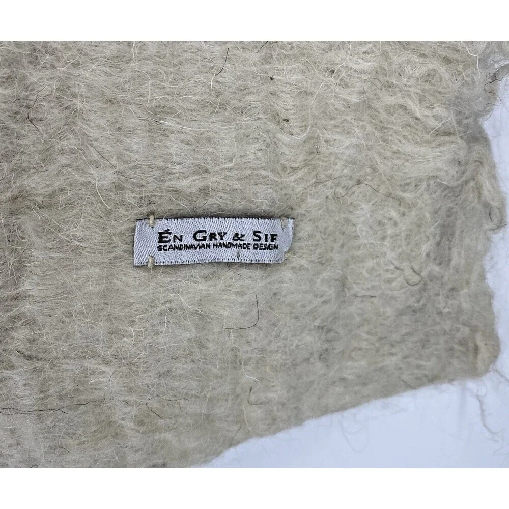 En Gry & Sif Felted Wool Wall Hanging Scandinavian Minimalist Modern Decor Hygge